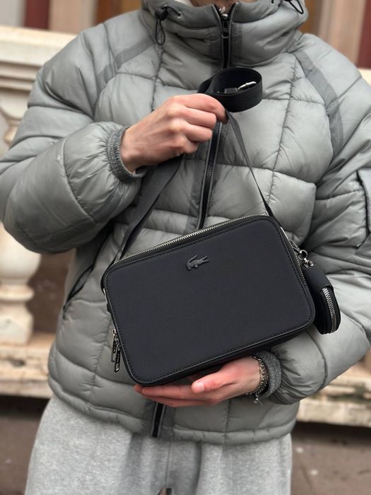 Сумка Lacoste через плече екошкіра чорна