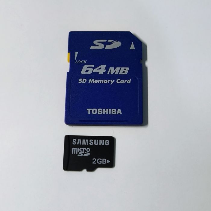 Cartões SD / Adaptadores WiFI / USB