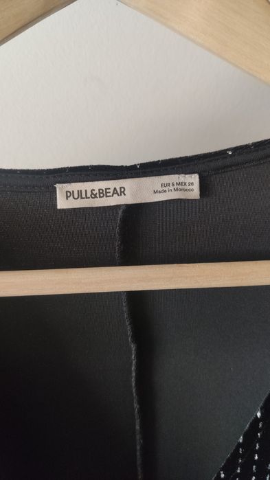 Vestido preto com brilho de festa