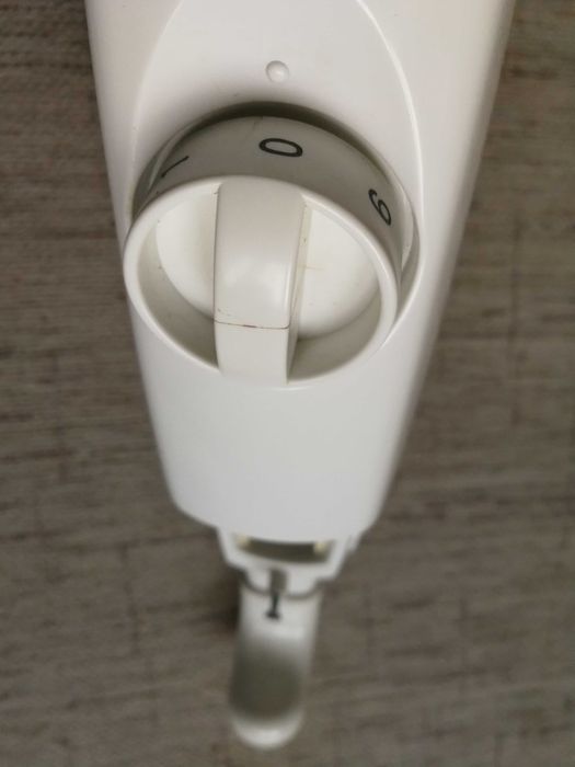 Osłona oświetlenia chłodziarki ELECTROLUX model ERD24304W8,