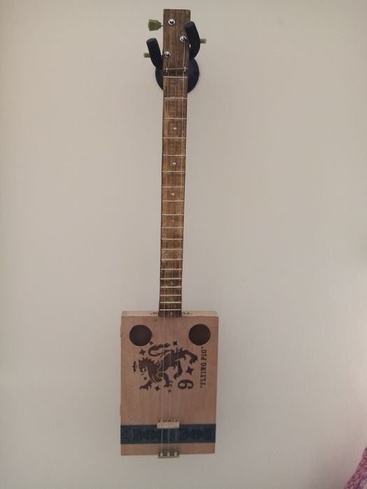 Guitarra de caixa de charutos