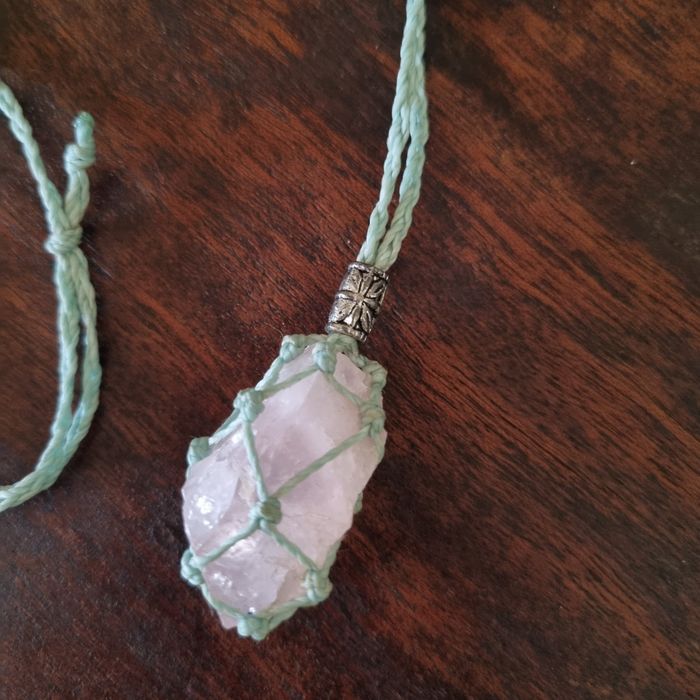 Colares em macramé com Cristal