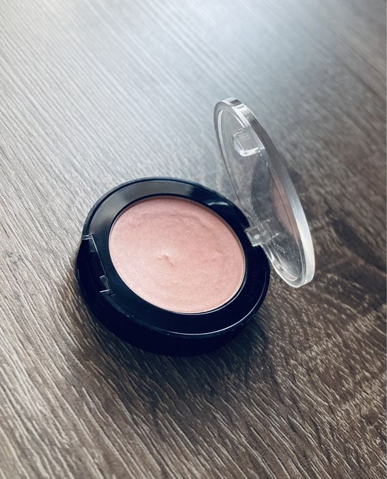Yves Rocher компактні рум‘яна відтінок рожевий blush 02. rose camella