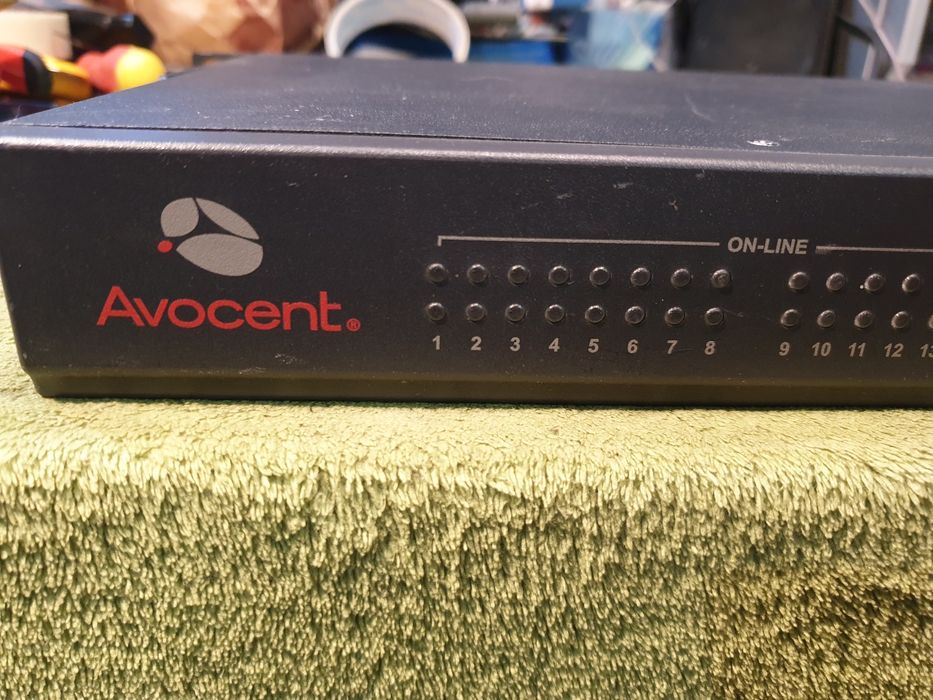 AVOCENT Autoview 2015 przełącznik sygnału.