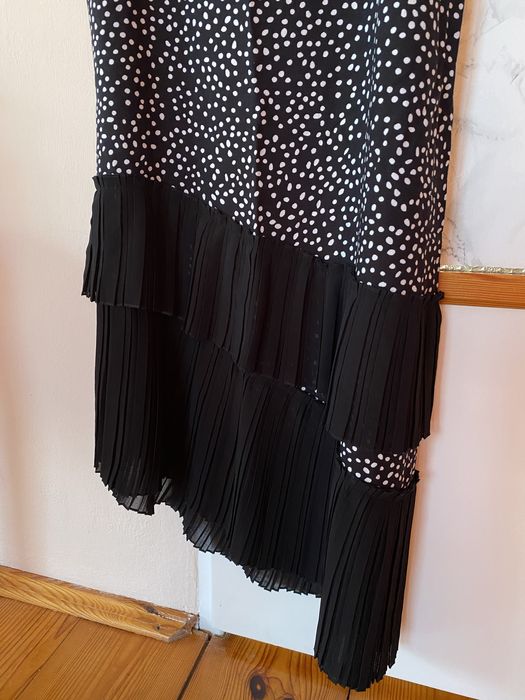 Sukienka w kropki z falbanką  czarna asymetryczna h&m s lata 20 30