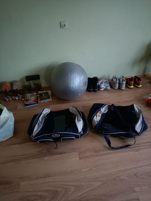 Kwiaty sztuczne wazon termos blender piłka torby podróżne