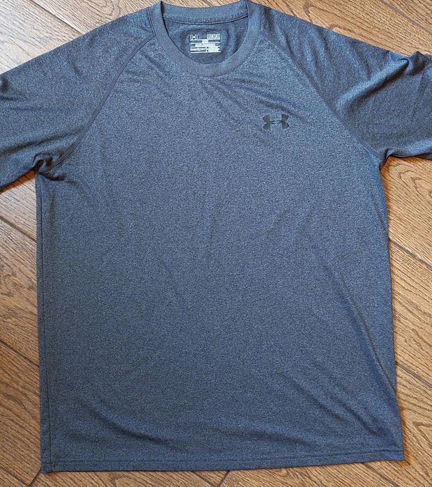 Новая оригинальная футболка Under Armour HeatGear (Размер M