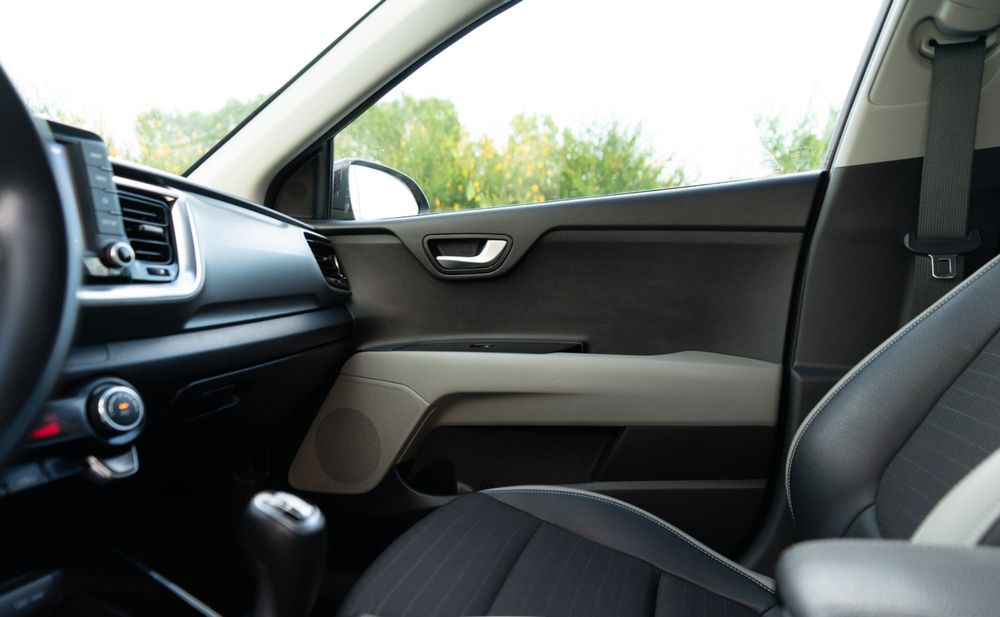 Kia Stonic 1.0 T-GDI– CarPlay/AndroidAuto – Camera Traseira – Meia Pele