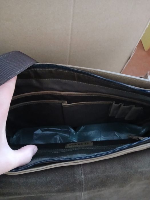 Чоловіча сумка LEABAGS з натуральної шкіри.