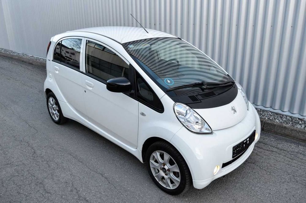 Peugeot iOn 2015 без ДТП, рідний пробіг, два комлпекти дисків і ключів