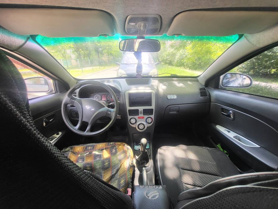 Автомобіль Форза
