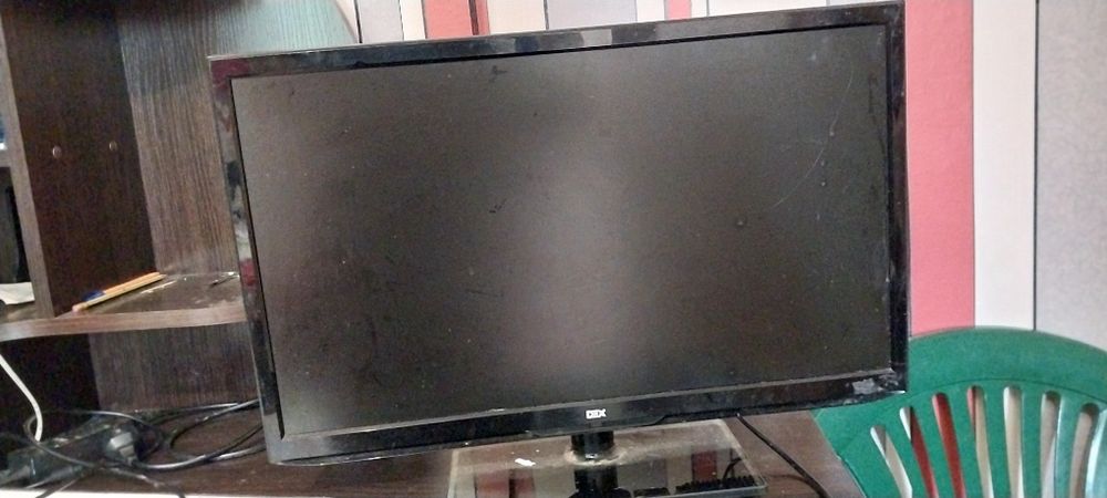 телевізор DEX LE-2485T2