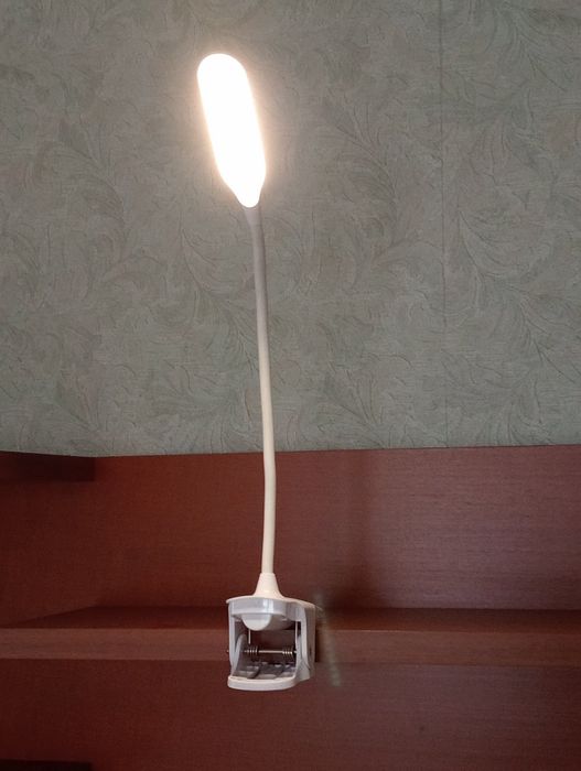 Лампа  - прищепка, LED,беспроводная.