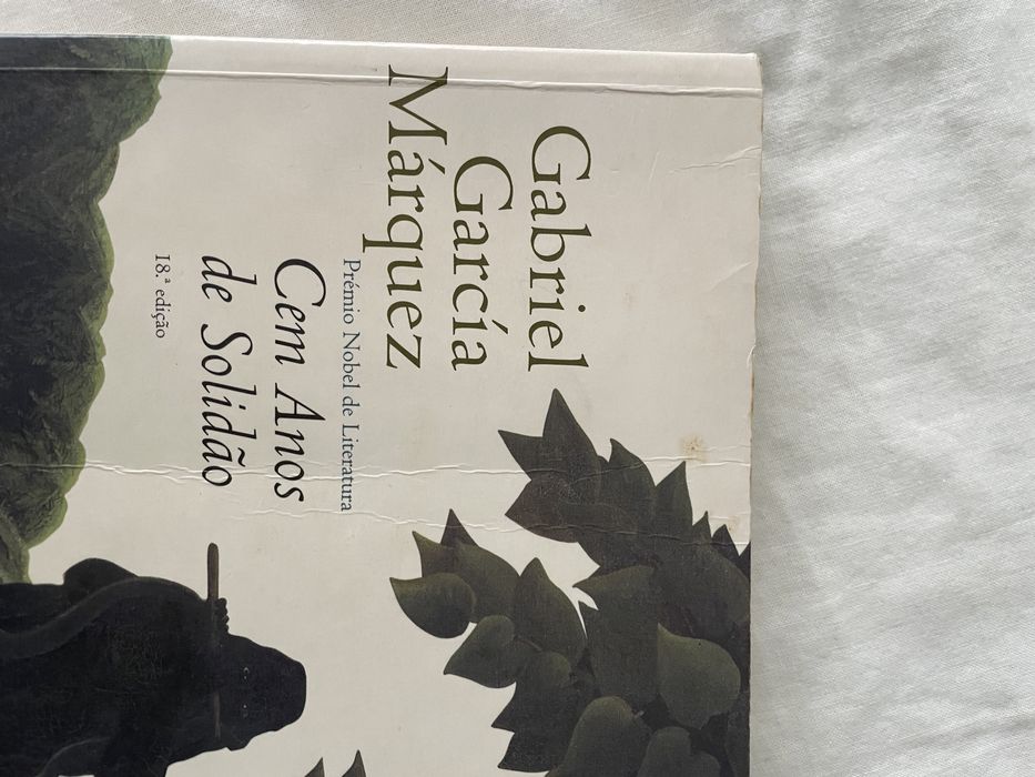 Livros em português (literatura nacional e internacional)