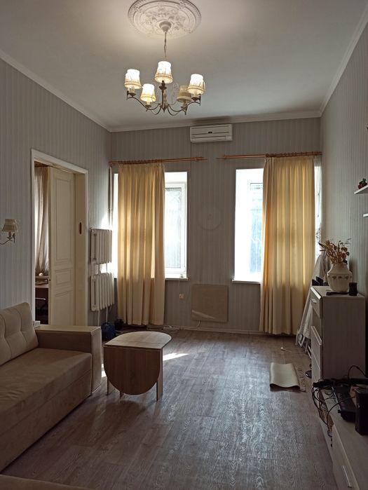 Продам 3 комн., Утёсова / Базарная, центр.