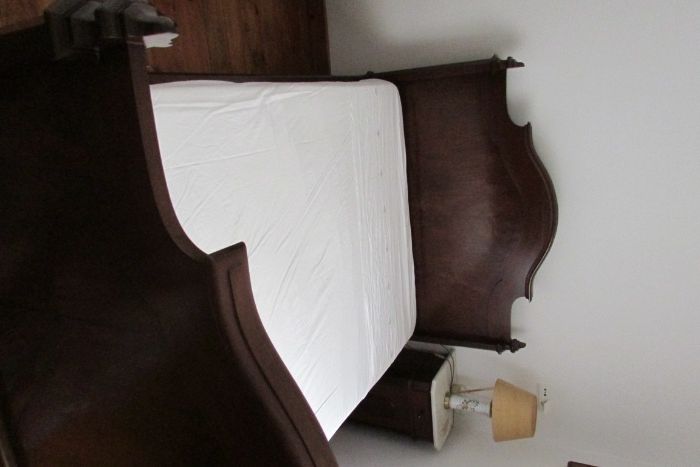 Cama clássica restaurada