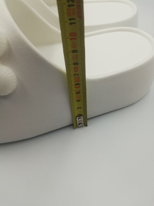 Białe piankowe klapki 38/39