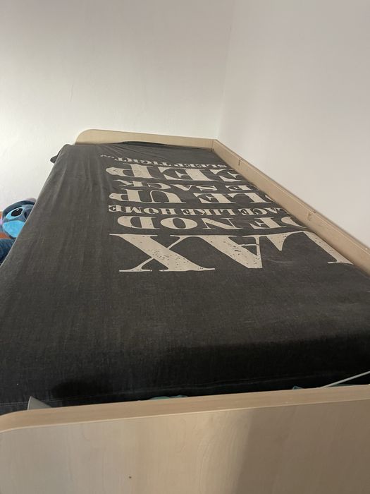Cama Beliche em Madeira + Gavetão Extra – 250€