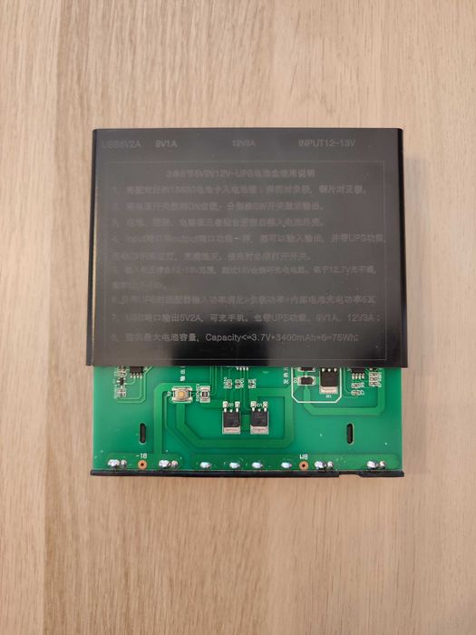 DIY UPS 12v com 3A de saída (bateria 6x18650)