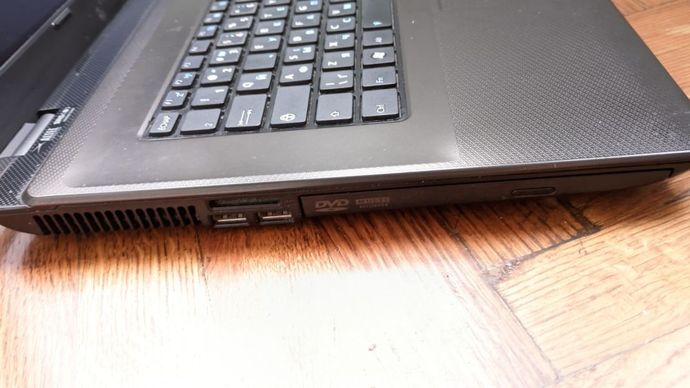 Ноутбук ASUS X72j, 17,3", SSD 120Gb, HDD 1Tb, 8Gb