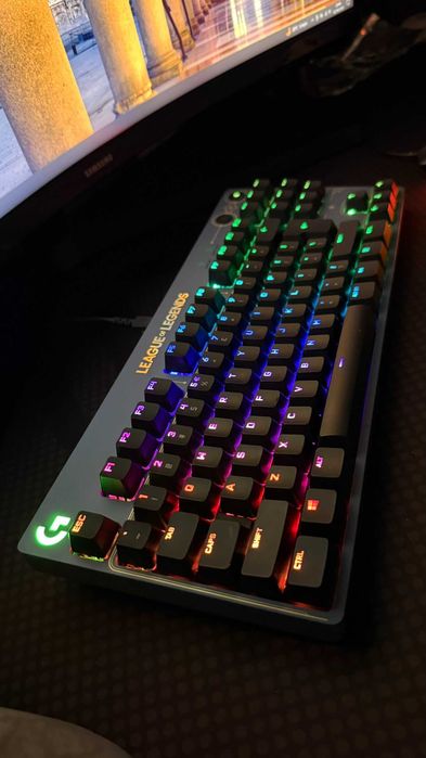 Teclado Mecânico Logitech G PRO "League of Legends" Edition