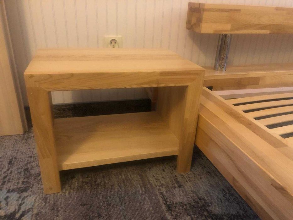 Łóżko sypialniane  dębowe z szafkami nocnymi