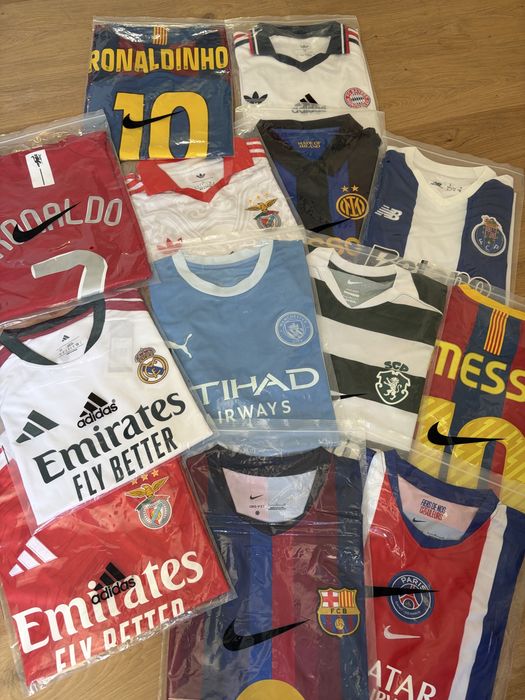 Vendo camisolas de futebol impecaveis.