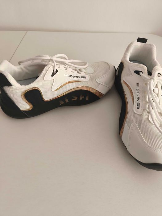 Sprzedam buty damskie rozmiar 40