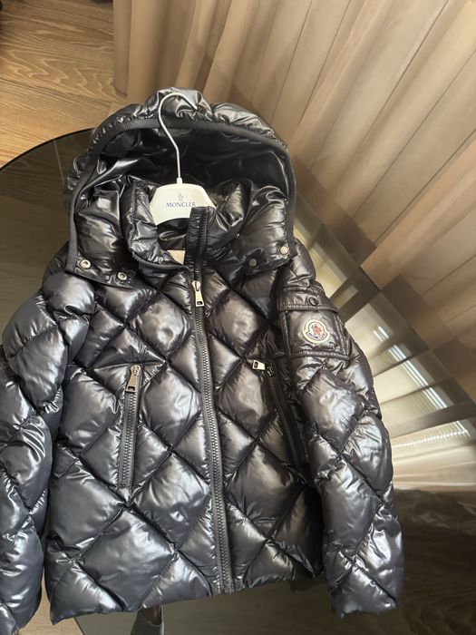 Дитяча куртка бренду Moncler