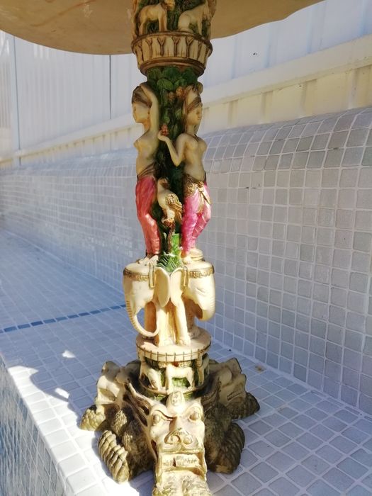 Mesa Linda Em Marfinite De Origem Japonês Pode Estar No Exterior