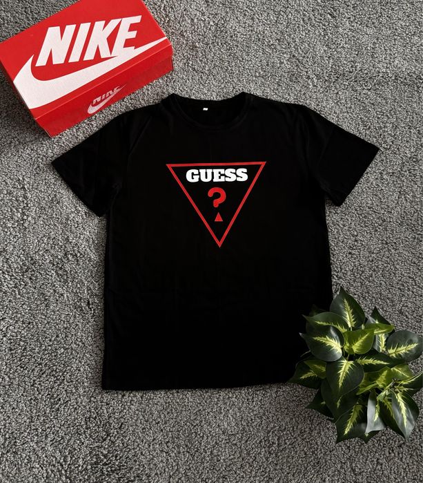 Чорна футболка Guess / Футболка Гесс / Гес / Guess