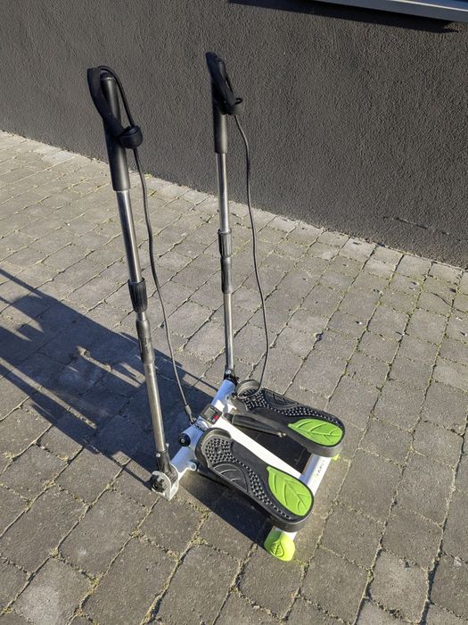 Stepper skrętny z regulowanymi ramionami

RAMIONAMI S3096