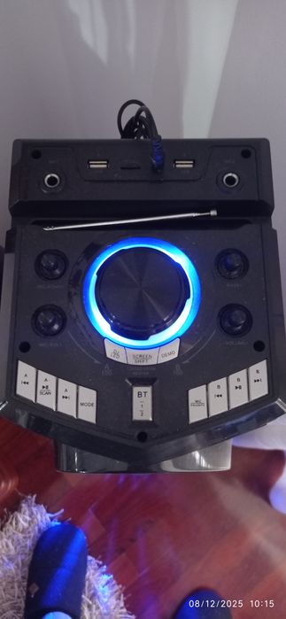 Coluna bluetooth impecável.