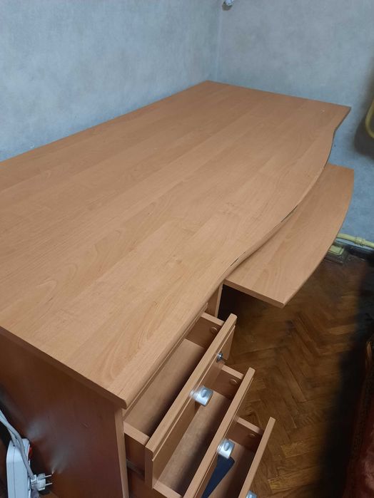 Продам комп'ютерний стіл