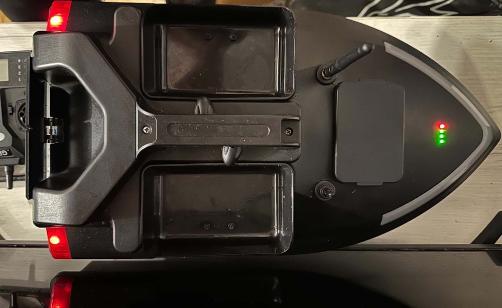 Łódka zanętową Flytec V020 Gps