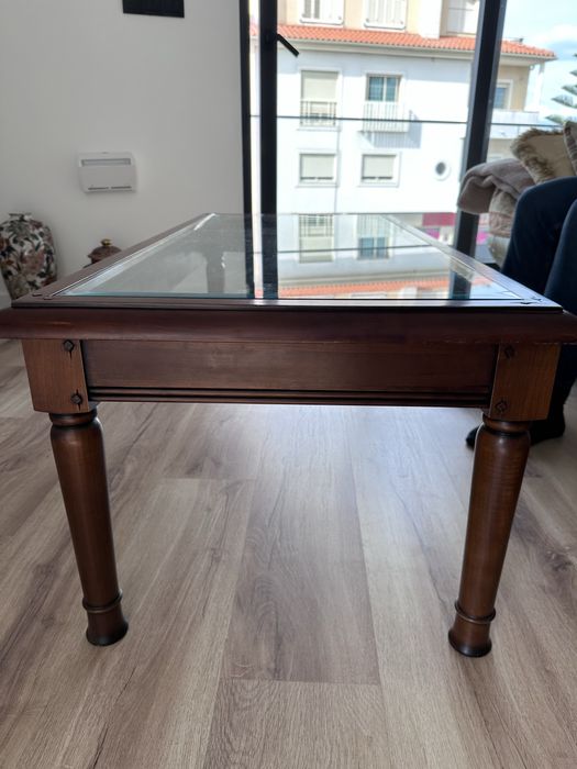 2 mesas de sala de apoio