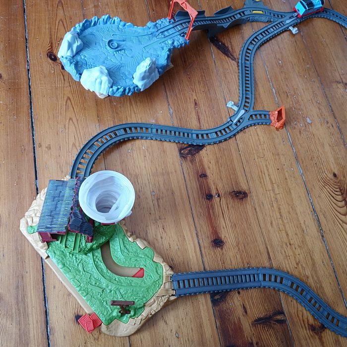 Thomas & friends Track Master 2 zestawy  wirujące tornado i klif