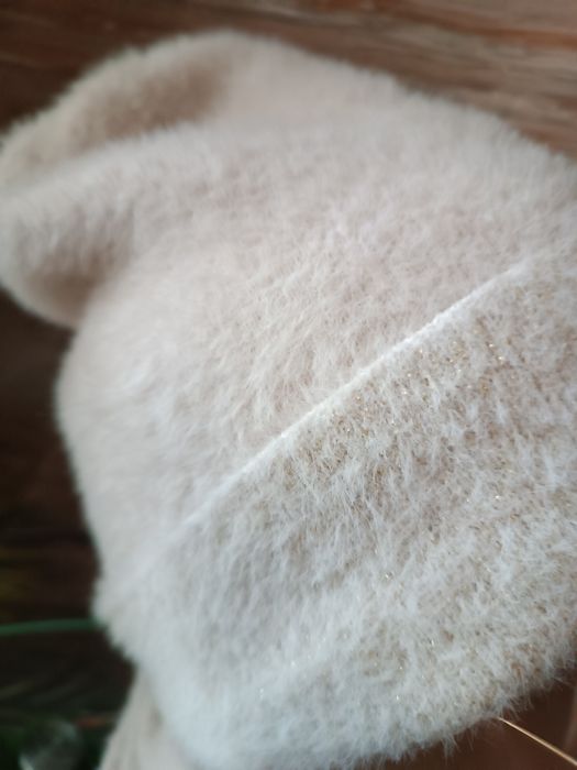 Теплая шапочка. Мягкая ангора.