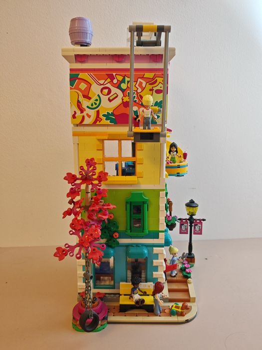 LEGO Friends 41748 Dom Kultury w Heartlake