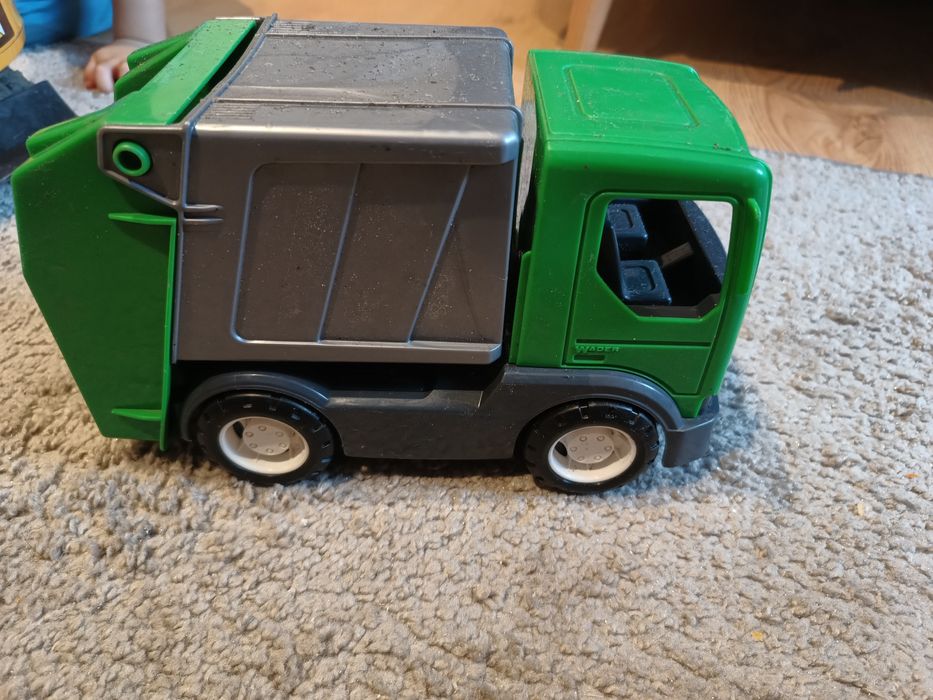 Duże samochody zabawki