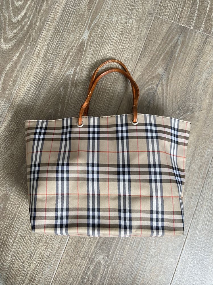 Burberry nova check tote hotsell