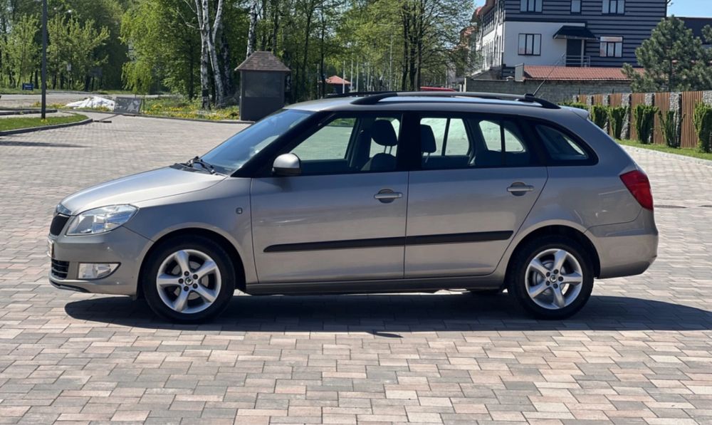Аренда авто Skoda Fabia Фабія оренда фабия прокат