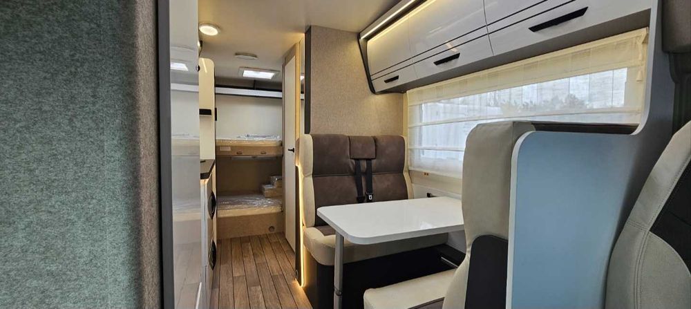 Wynajem wypożyczalnia kampera kamperów ford transit McLouis GLAMYS 320 NOWY 6 osobowy