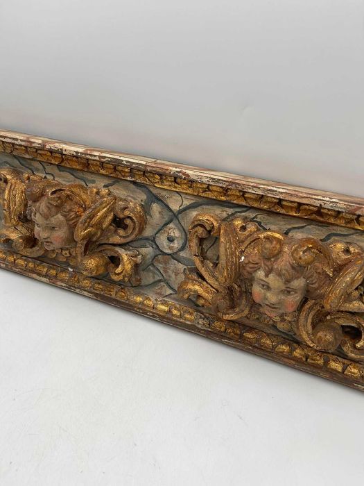 Oratório Antigo em Madeira