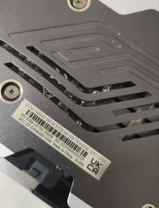 Zotac RTX 4060 Twin Edge 8GB — como nova, com caixa