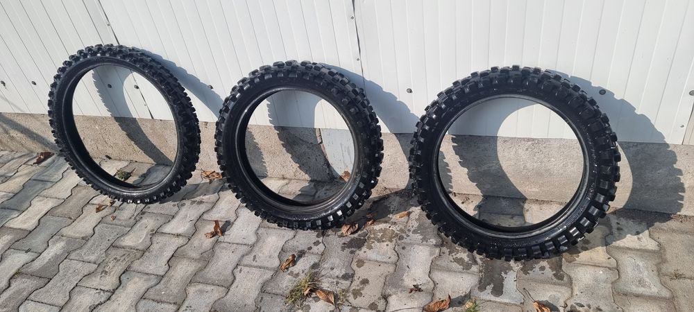 Opony crossowe trzy sztuki