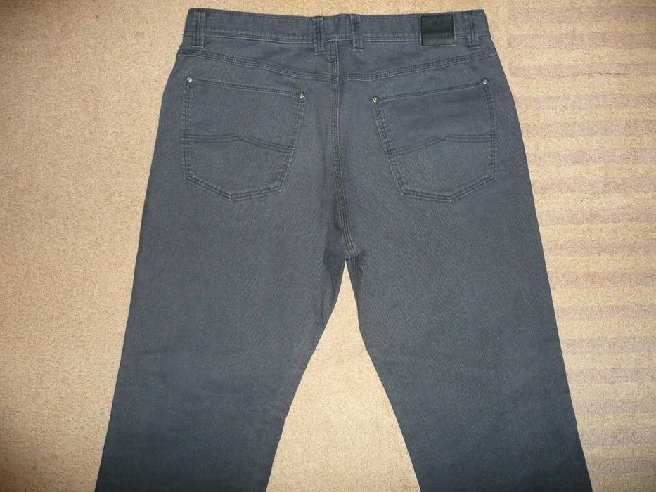 Spodnie BUGATTI W36/L34=46/113cm materiałowe