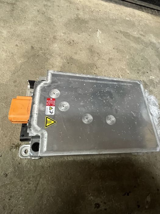 5qe915684j блок зарядки Audi e-tron etron 2019 55