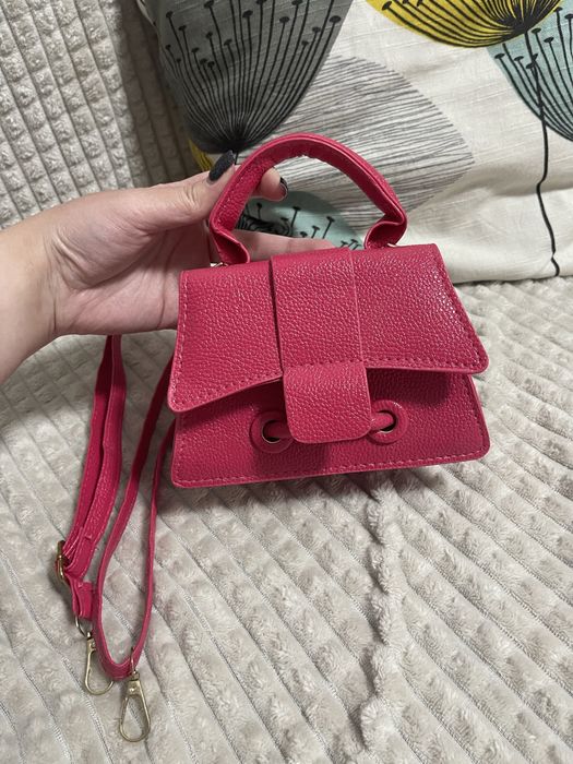 Малиновая сумка , подойдет и детям и взрослым