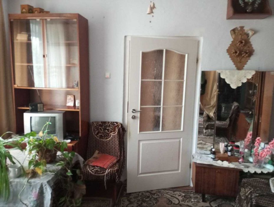 Продам 2-х кімнатну квартиру в будинку на 4 квартири в смт.Ланчин торг